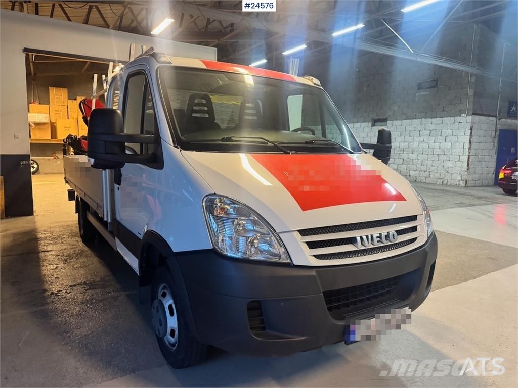 Iveco 50C18 Flatbed Truck with Rear-Mounted HMF Crane – Flakbilar