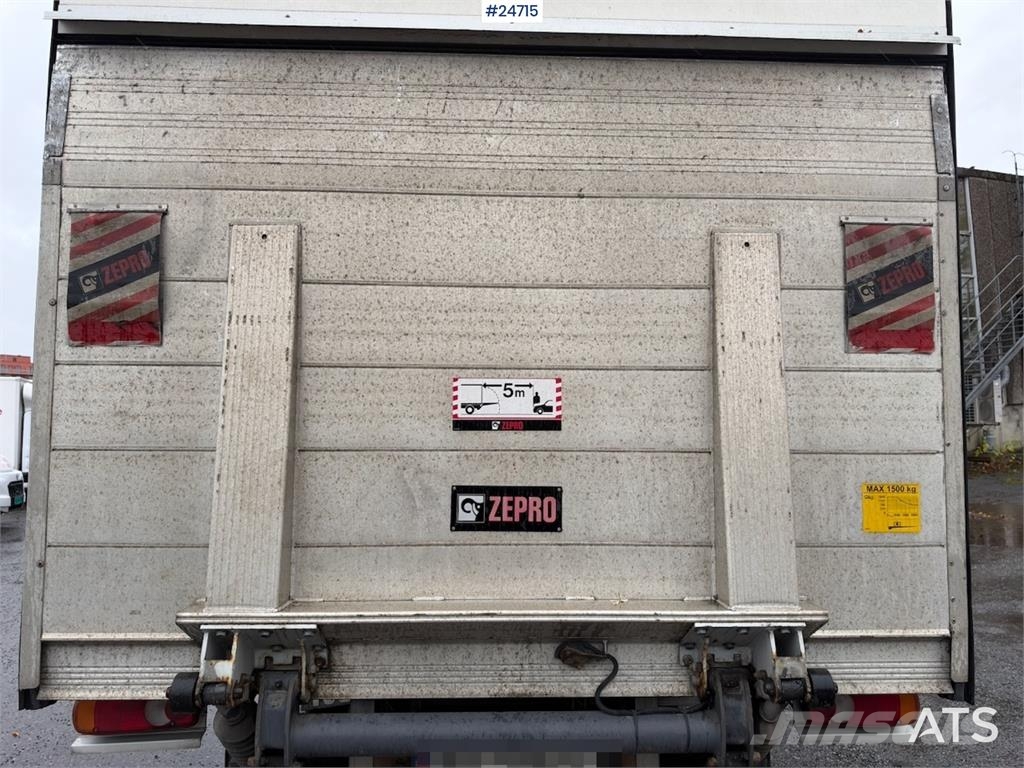 Iveco 75E-210 4x2 Box Truck with Tail Lift – 136,000 km! Caminhões baú