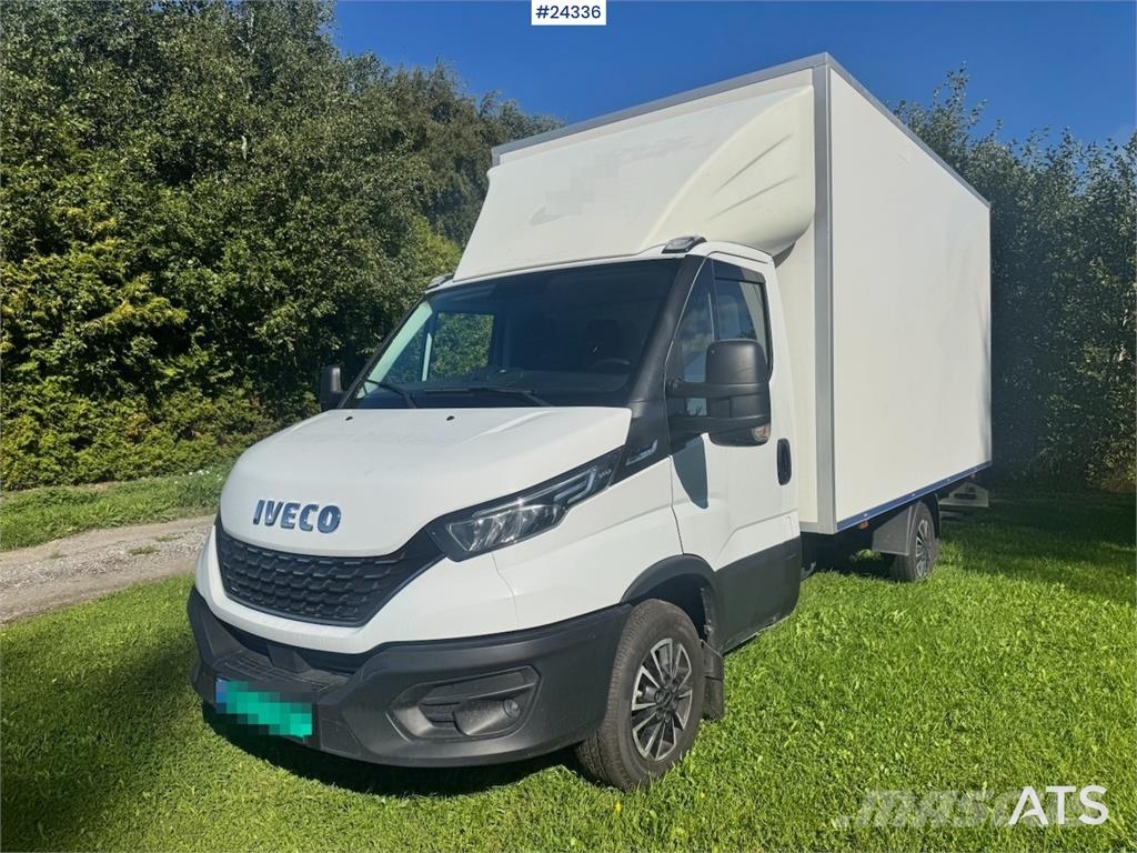 Iveco Daily 35S16 8-Pallet Box Truck with 2 Sets of Tyre Dodávky