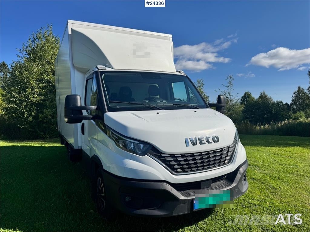 Iveco Daily 35S16 8-Pallet Box Truck with 2 Sets of Tyre Dodávky