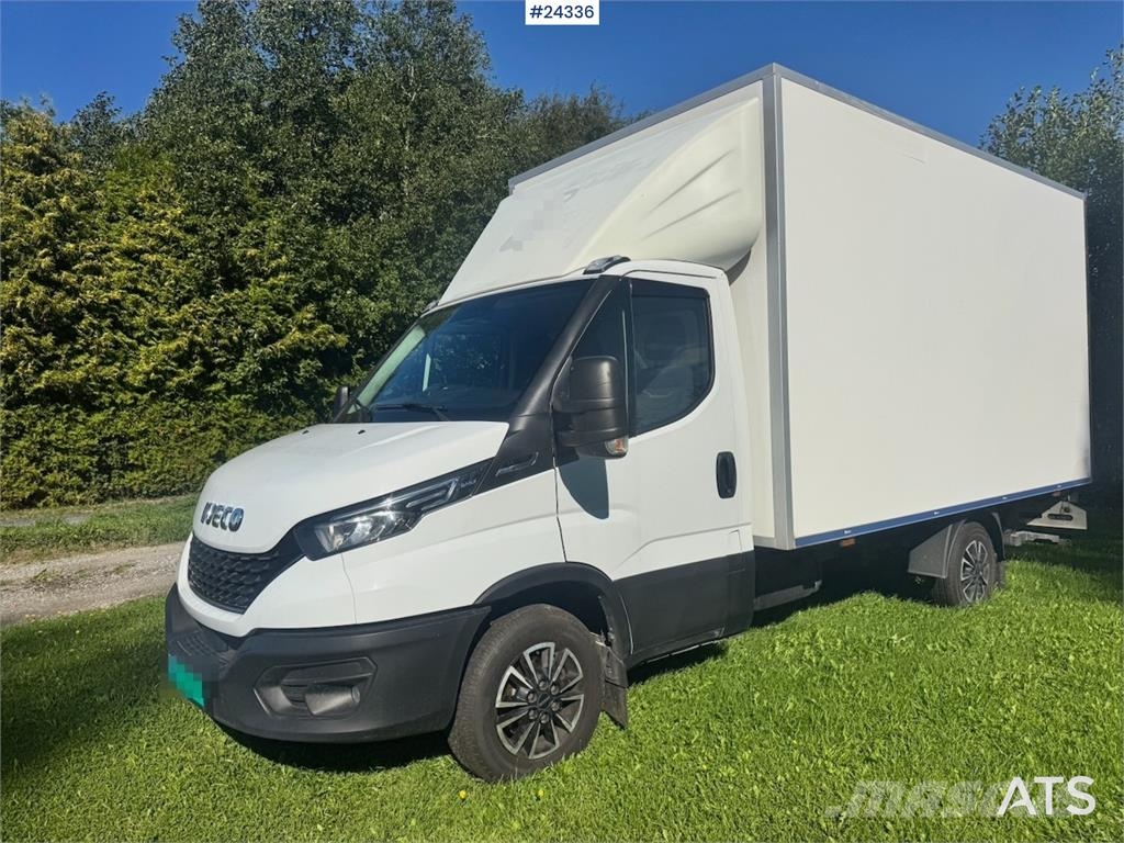 Iveco Daily 35S16 8-Pallet Box Truck with 2 Sets of Tyre Dodávky