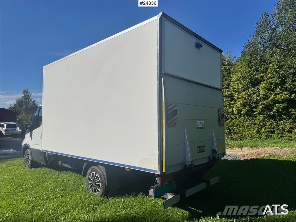 Iveco Daily 35S16 8-Pallet Box Truck with 2 Sets of Tyre Dodávky