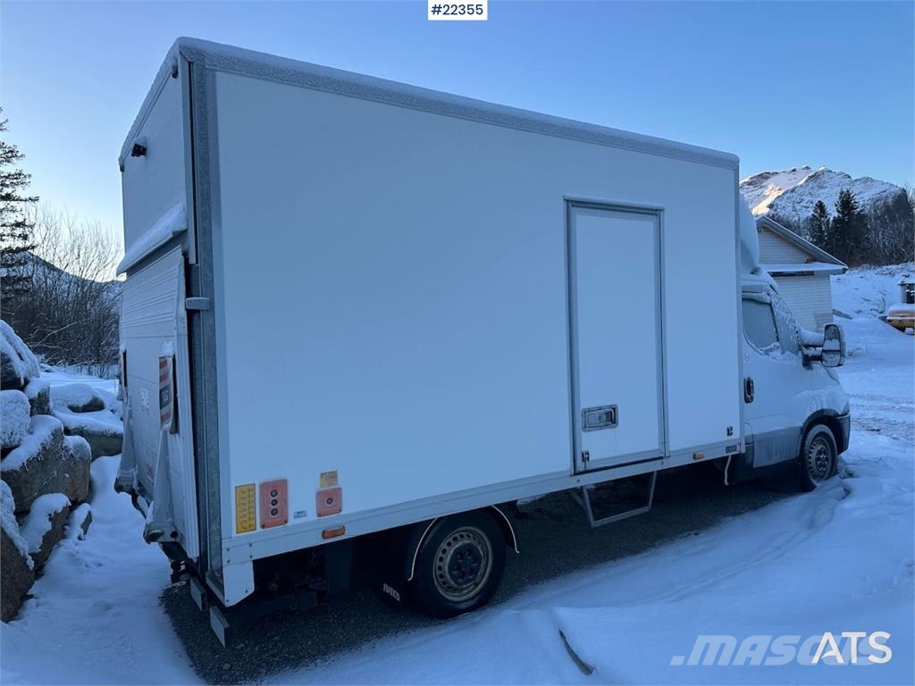 Iveco Daily box truck w/ lift and 2 sets of tires – Will Fast kasse