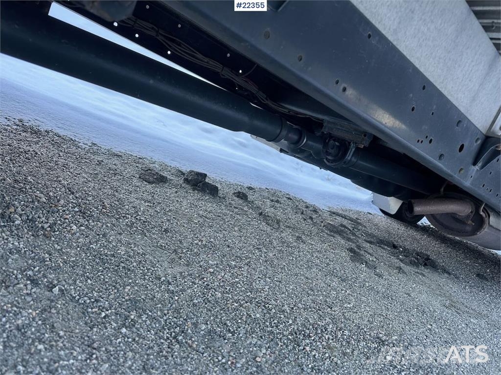 Iveco Daily box truck w/ lift and 2 sets of tires – Will Fast kasse