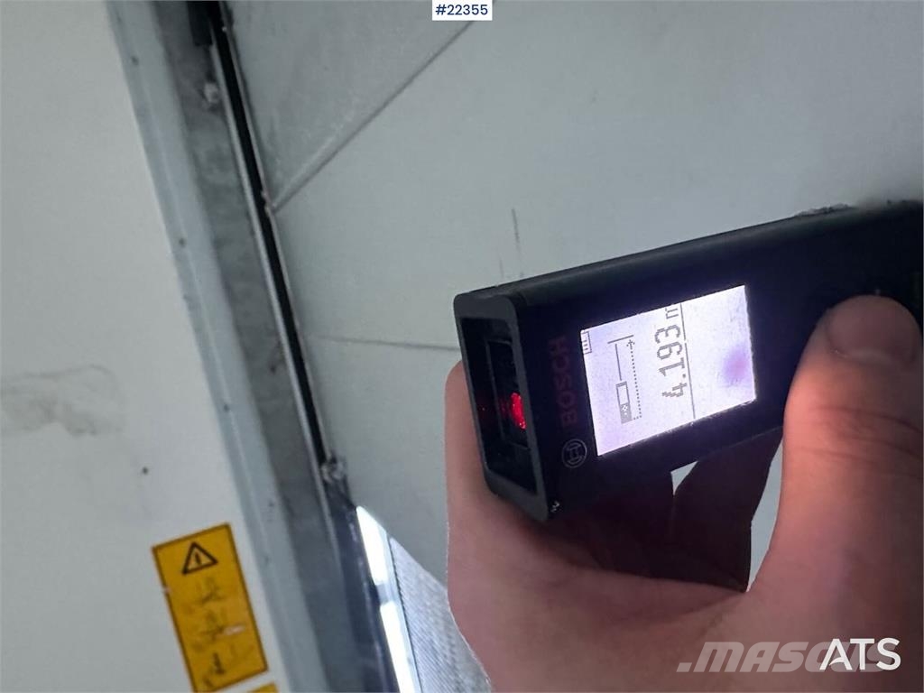 Iveco Daily box truck w/ lift and 2 sets of tires – Will Fast kasse