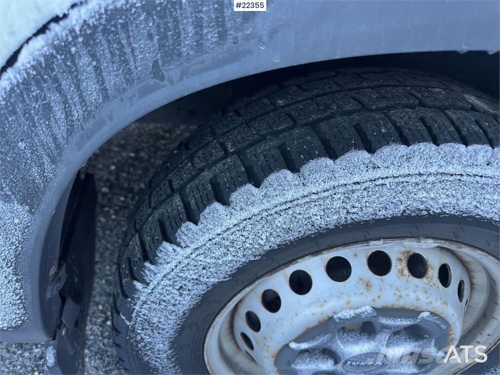 Iveco Daily box truck w/ lift and 2 sets of tires – Will Fast kasse