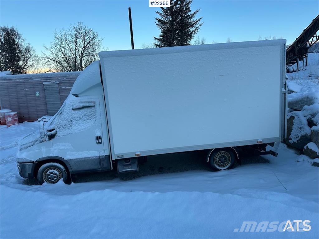 Iveco Daily box truck w/ lift and 2 sets of tires – Will Fast kasse