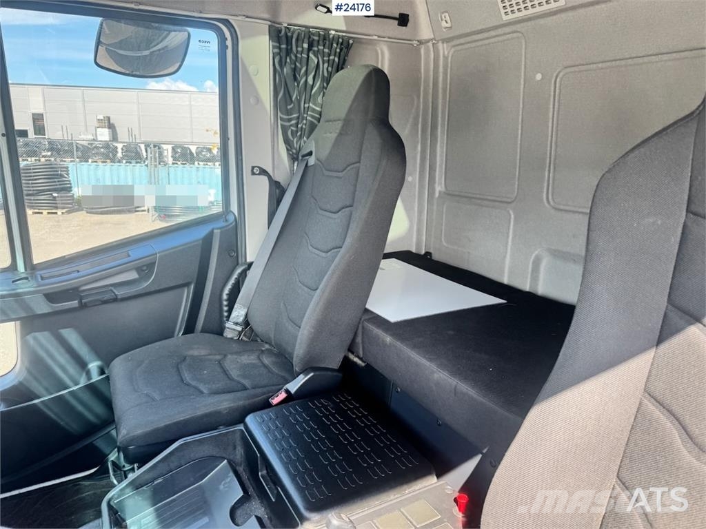 Iveco Eurocargo 150-280 4x2 Box Truck with Tail Lift and Kofferaufbau