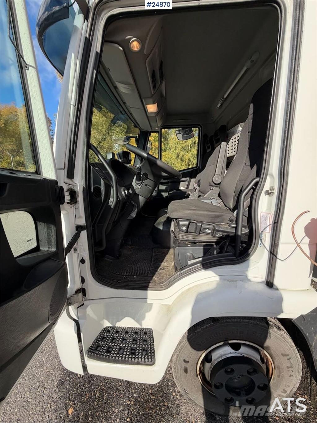 Iveco Eurocargo 4x2 Curtain-sided truck Kapellbil