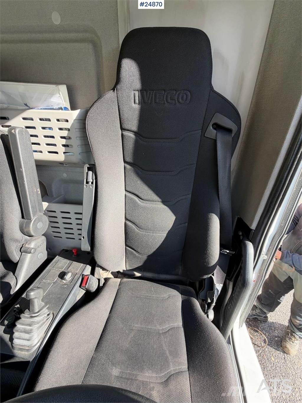 Iveco Eurocargo 4x2 Curtain-sided truck Kapellbil