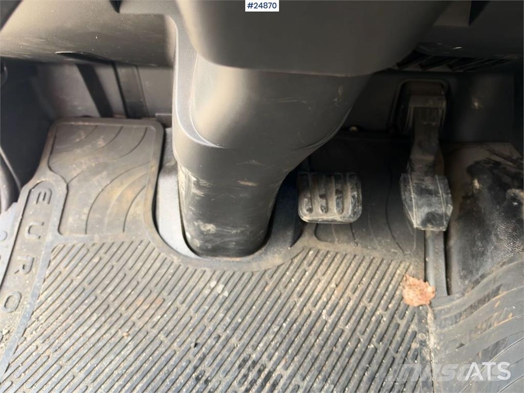 Iveco Eurocargo 4x2 Curtain-sided truck Kapellbil