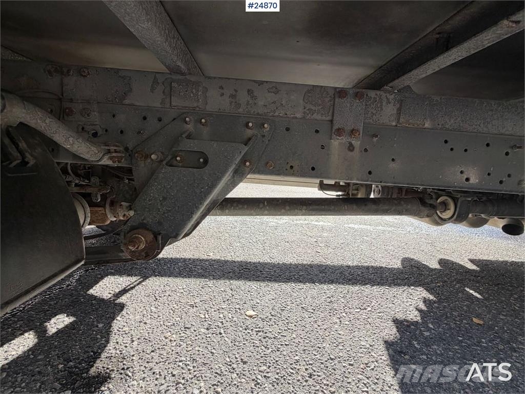 Iveco Eurocargo 4x2 Curtain-sided truck Kapellbil