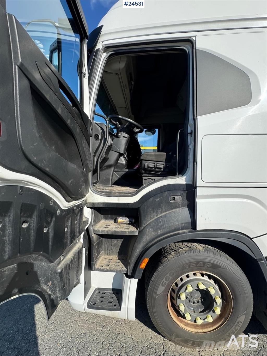 Iveco S-Way 570 6x2 Tractor Unit Truck Tractor Units