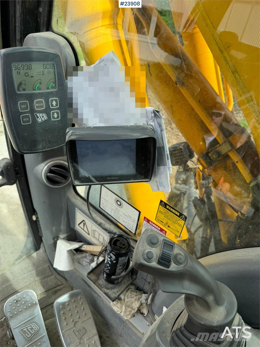 JCB JS145W wheeled machine with a cleaning bucket and  Excavadoras de ruedas