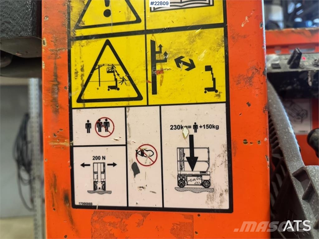 JLG 1230ES scissor lift. 230 hours. Elevadores de tesoura