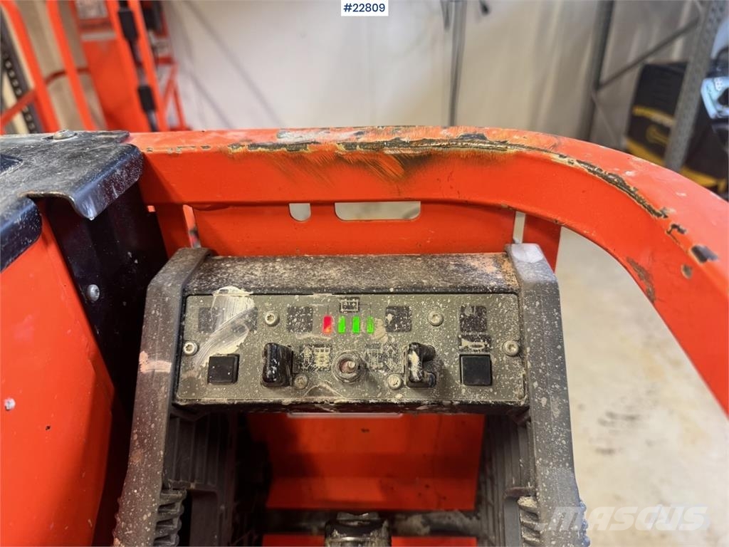 JLG 1230ES scissor lift. 230 hours. Elevadores de tesoura