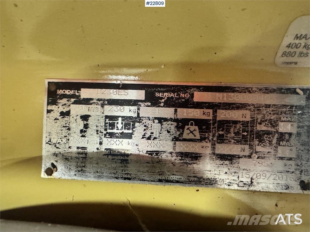 JLG 1230ES scissor lift. 230 hours. Elevadores de tesoura