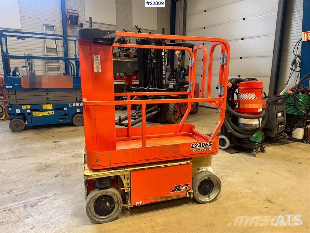 JLG 1230ES scissor lift. 230 hours. Elevadores de tesoura