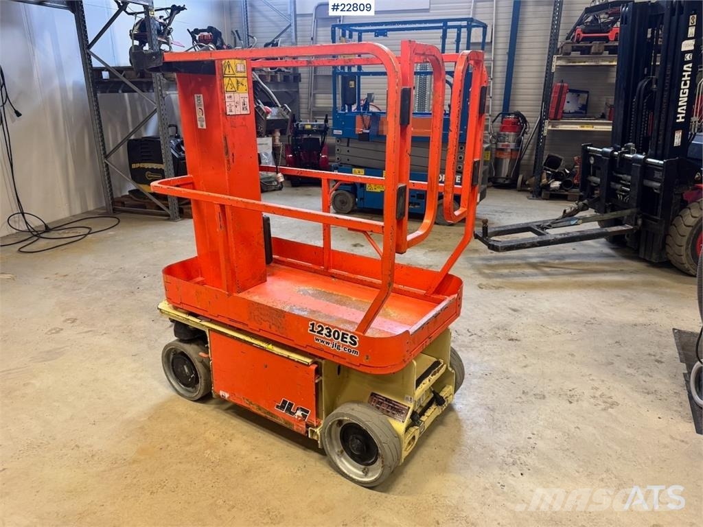 JLG 1230ES scissor lift. 230 hours. Elevadores de tesoura