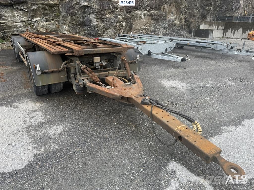 Kaupe 3 akslet hook trailer with tipper for sale as a re مقطورات لوادر
