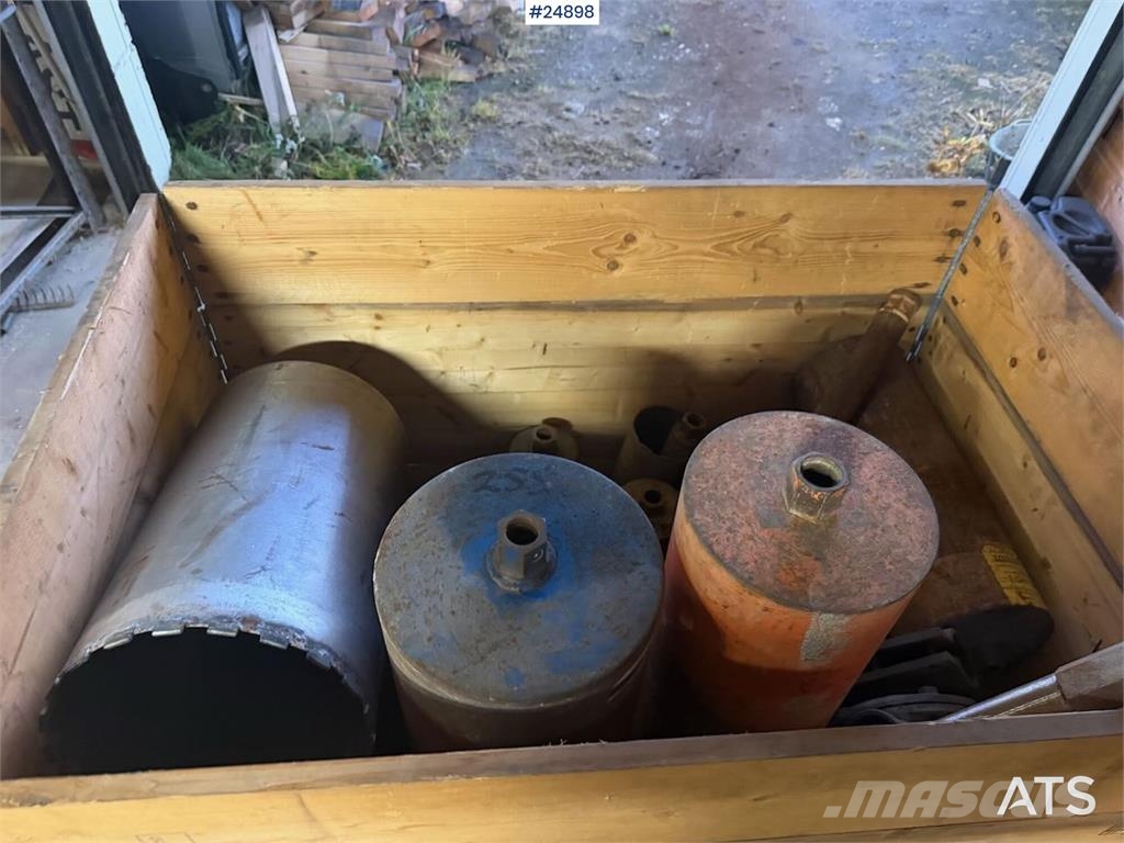  Kjerneboreutstyr m/ stativ og sag Bohrgeräte Zubehör und Ersatzteile