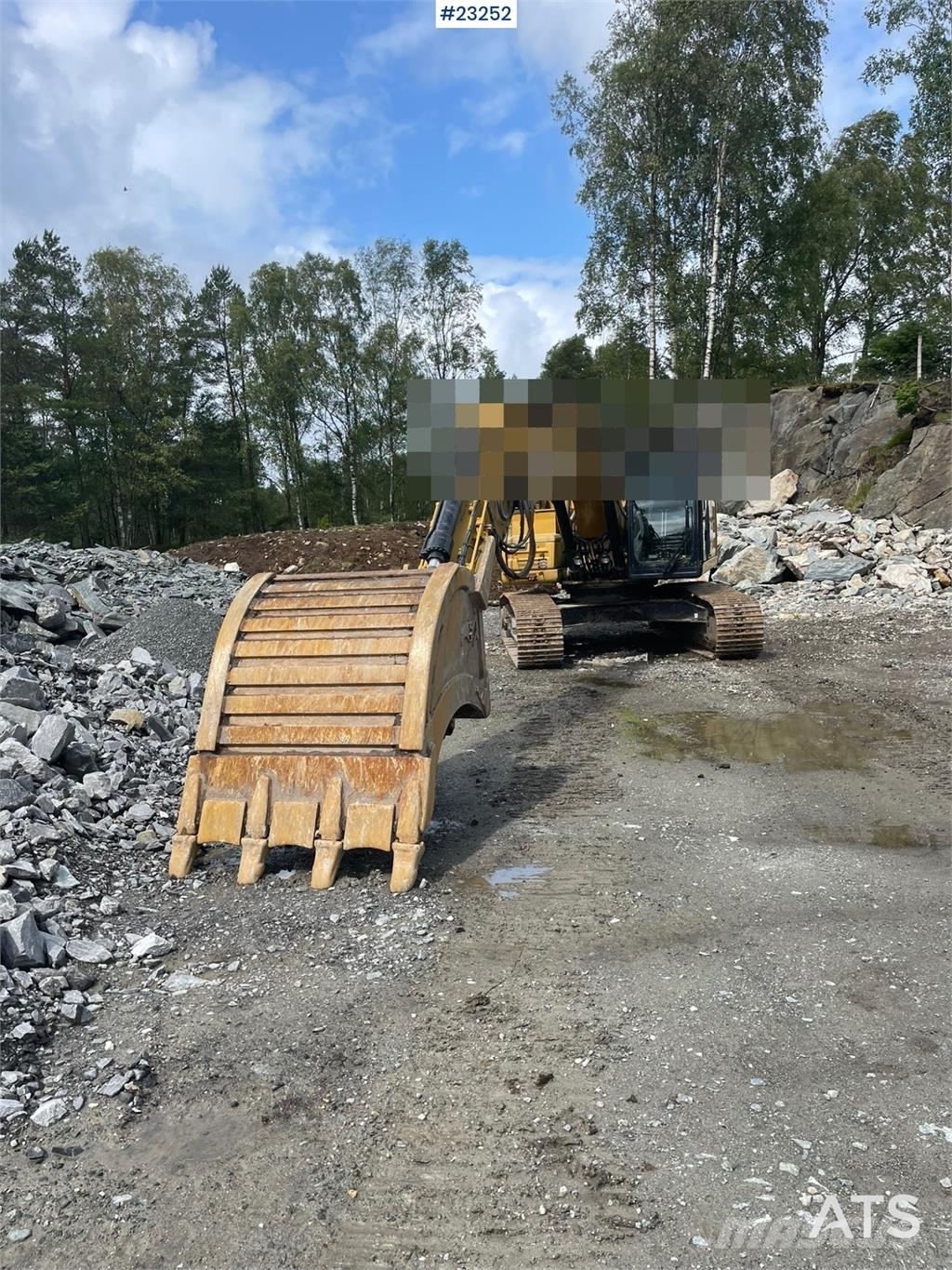 Klepp tooth bucket with S70 attachment and 1500 liters Lopaty