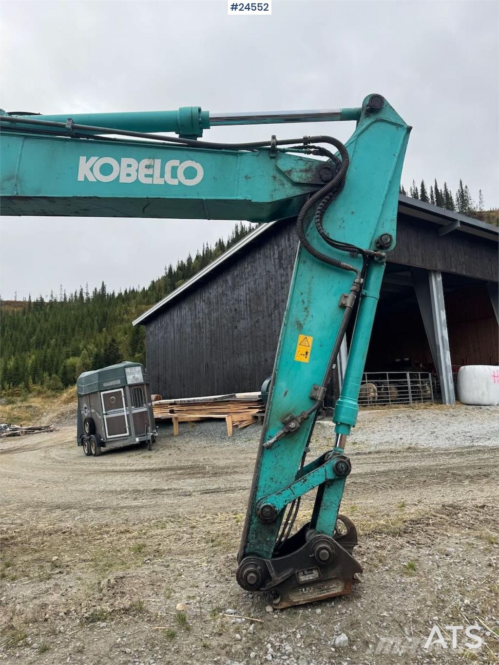 Kobelco SK135SRLC Tracked excavator – New tracks and sproc Beltegraver