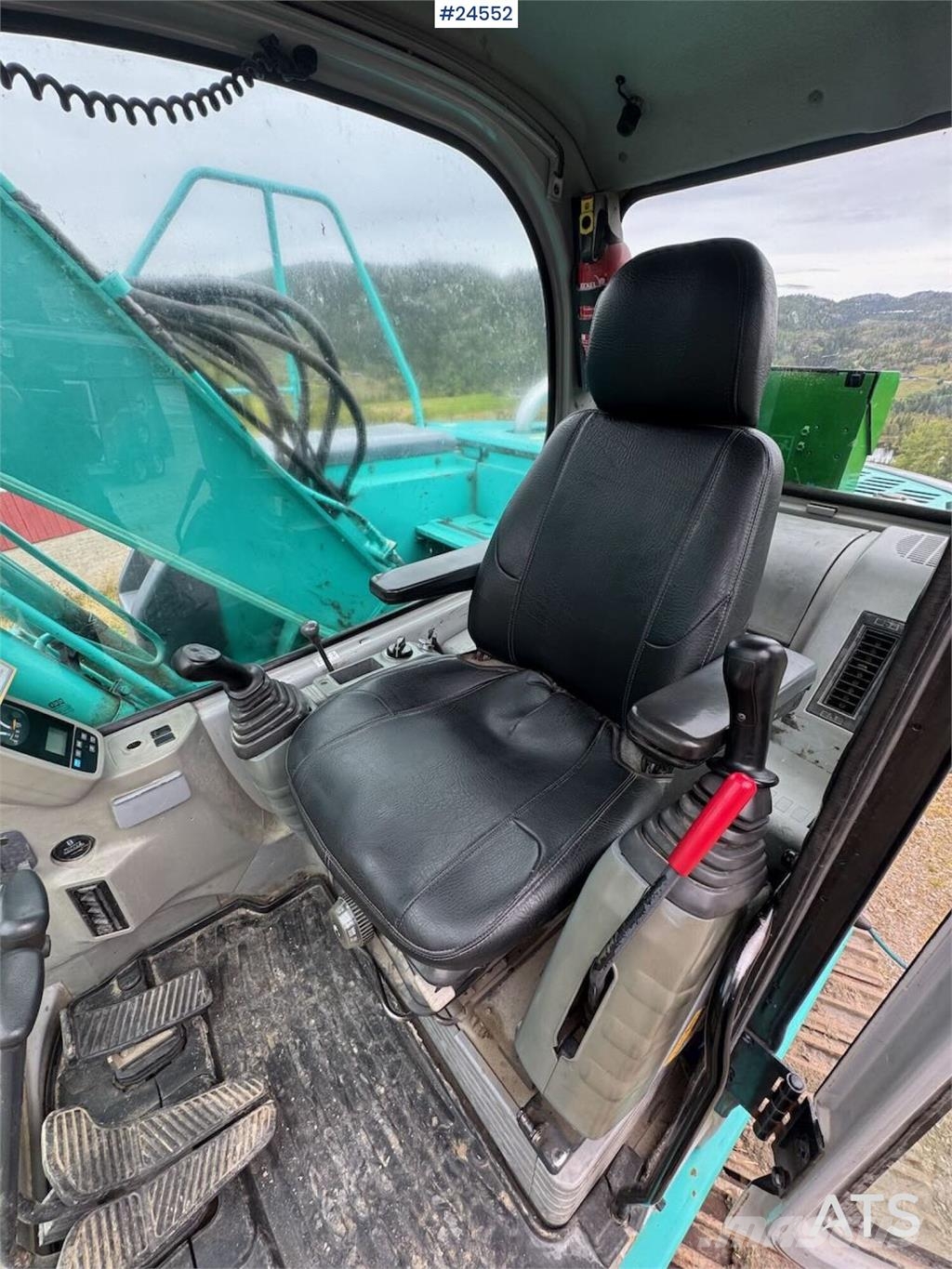 Kobelco SK135SRLC Tracked excavator – New tracks and sproc Beltegraver