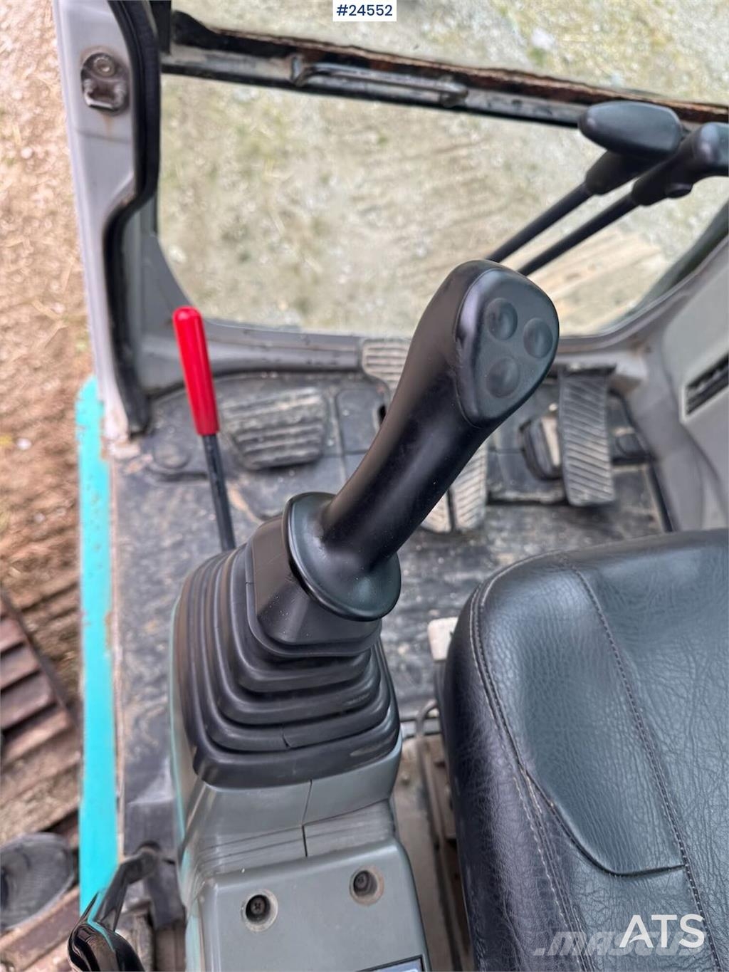 Kobelco SK135SRLC Tracked excavator – New tracks and sproc Beltegraver