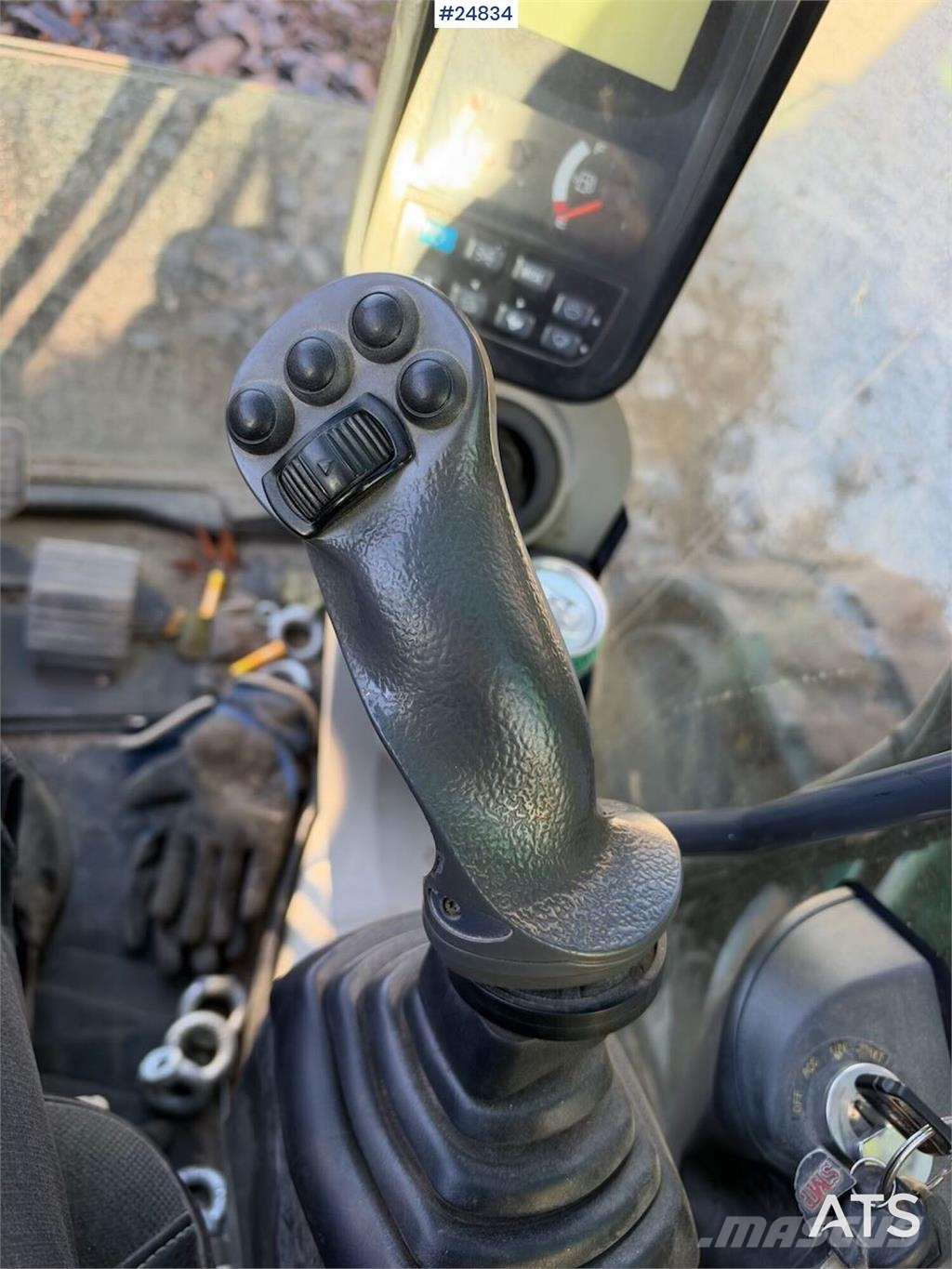 Kobelco SK75SR-3E Tracked excavator – tiltrotator and 2 bu Beltegraver