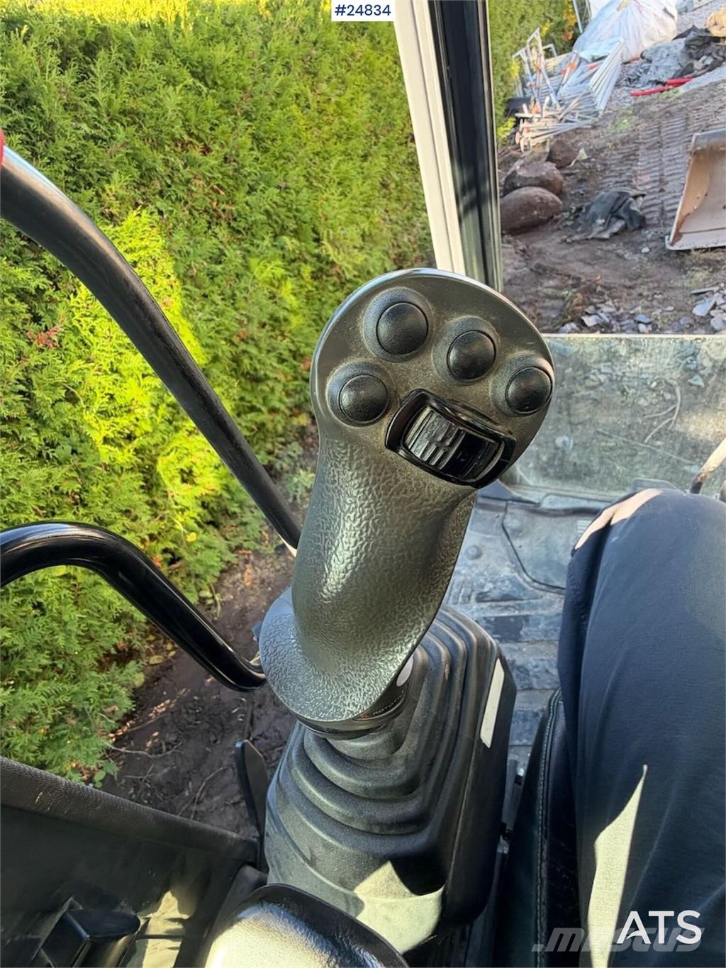 Kobelco SK75SR-3E Tracked excavator – tiltrotator and 2 bu Beltegraver