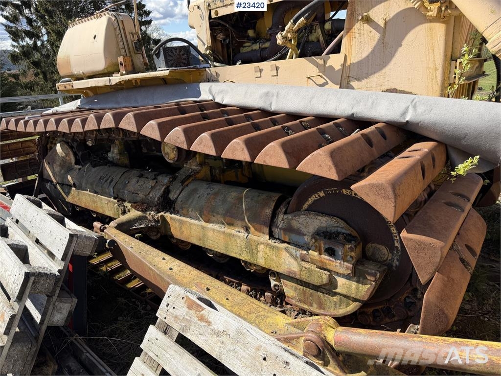 Komatsu D65P-6 dozer m/ ripper og skjær Dozers - Tratores rastos