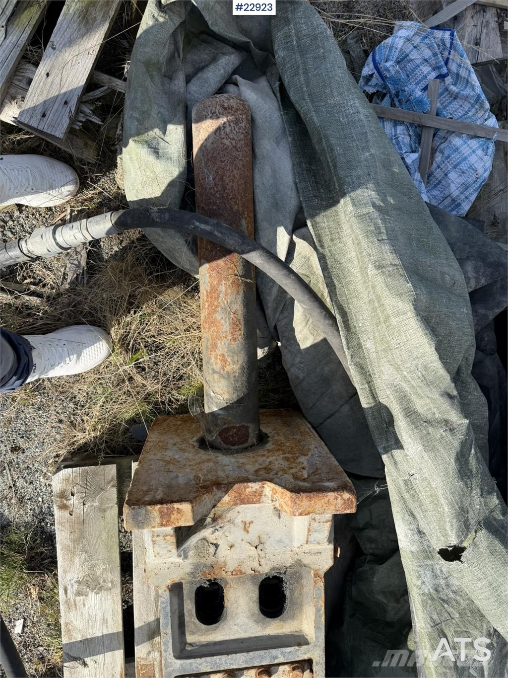 Komatsu JTHB160-1 Hydraulic Breaker w/S60 Attachment and C Гидромолоты