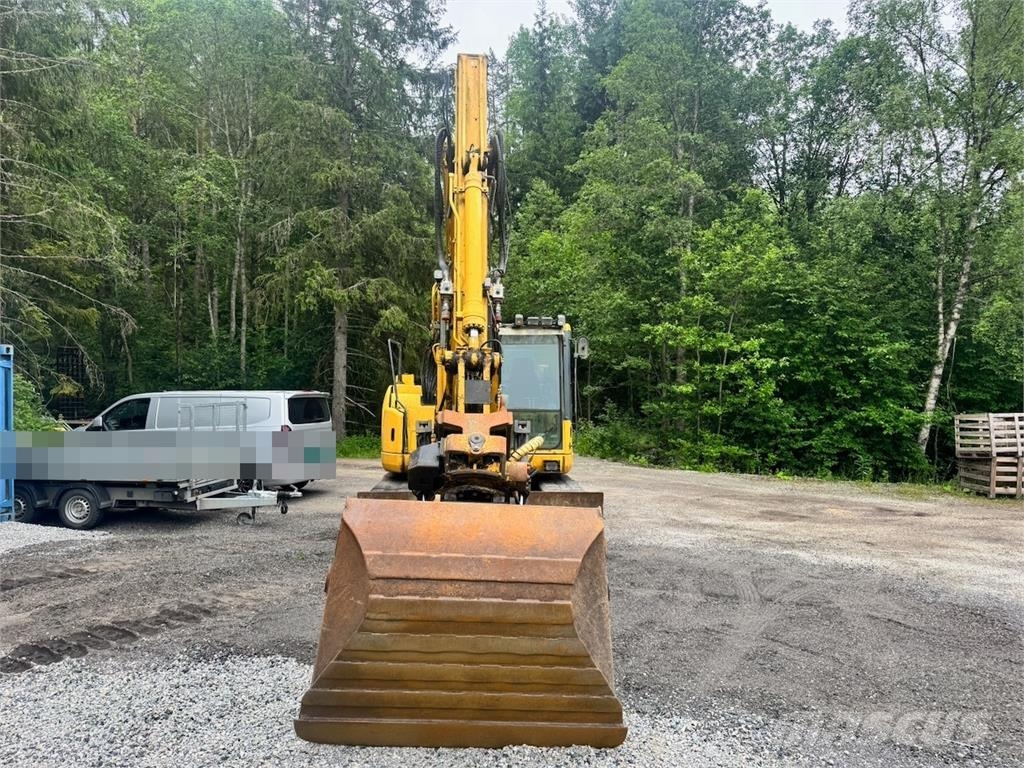 Komatsu PC138US Excavator w/ Rototilt and 3 buckets – Well حفارات زحافة