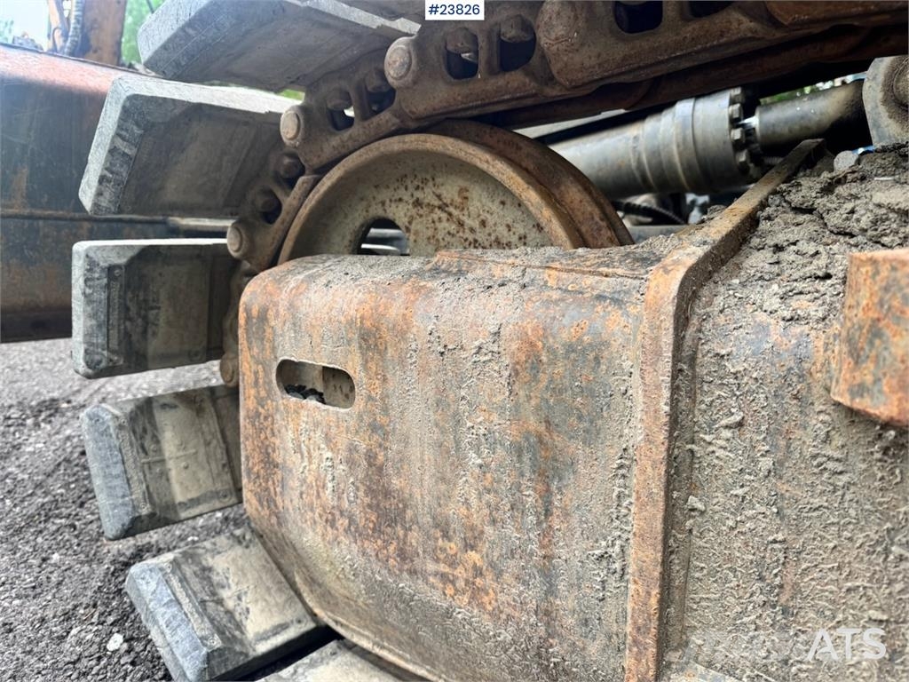 Komatsu PC138US Excavator w/ Rototilt and 3 buckets – Well حفارات زحافة