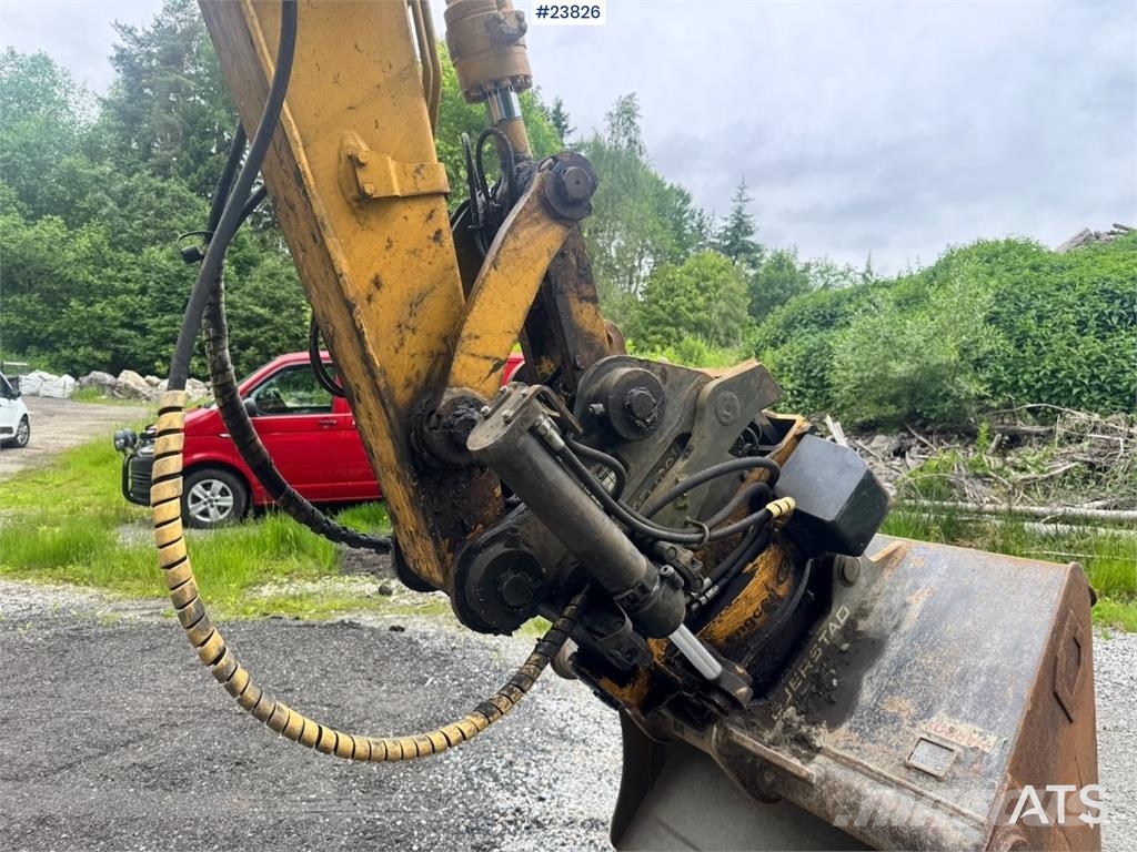 Komatsu PC138US Excavator w/ Rototilt and 3 buckets – Well حفارات زحافة