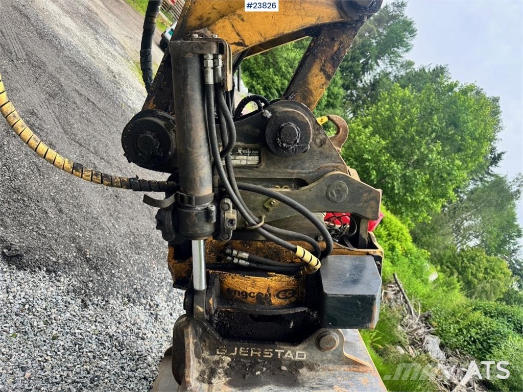 Komatsu PC138US Excavator w/ Rototilt and 3 buckets – Well حفارات زحافة
