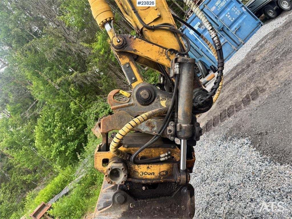 Komatsu PC138US Excavator w/ Rototilt and 3 buckets – Well حفارات زحافة