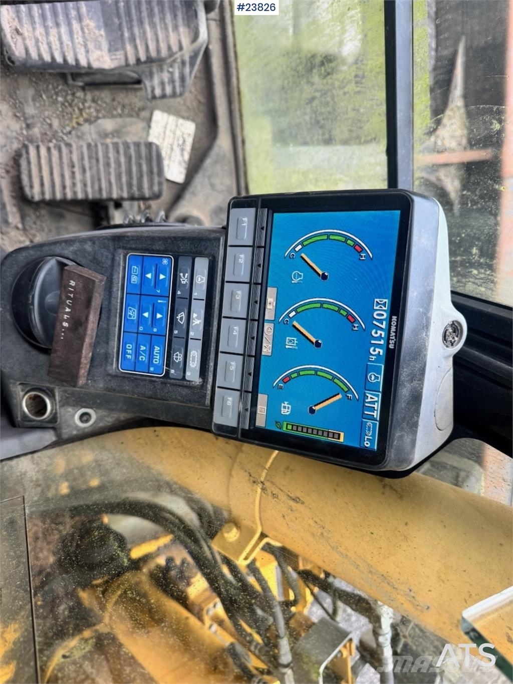 Komatsu PC138US Excavator w/ Rototilt and 3 buckets – Well حفارات زحافة