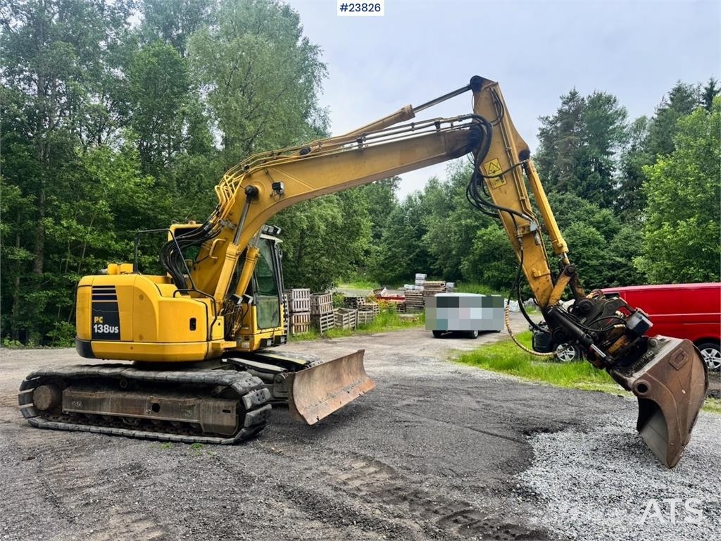 Komatsu PC138US Excavator w/ Rototilt and 3 buckets – Well حفارات زحافة