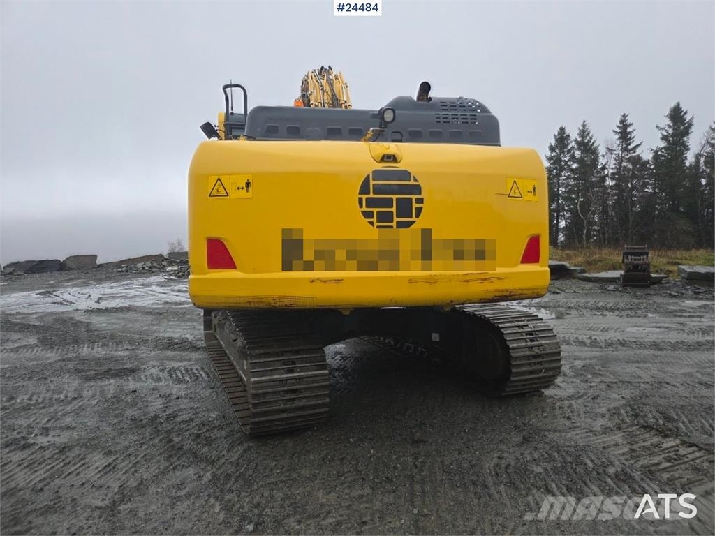 Komatsu PC210LC-11 Excavator with OilQuick quick coupler a Beltegraver