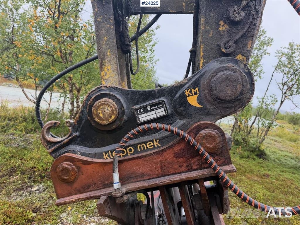 Komatsu PC240LC-7K excavator w/ 2 buckets – prepared for m Εκσκαφείς με ερπύστριες