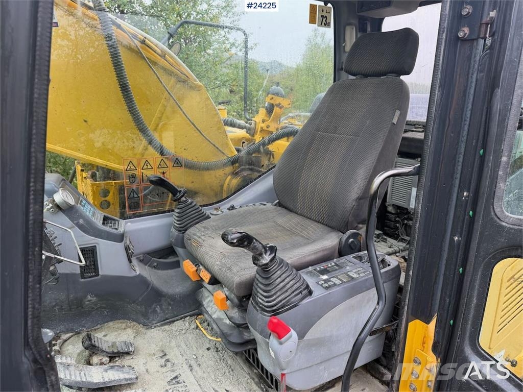 Komatsu PC240LC-7K excavator w/ 2 buckets – prepared for m Εκσκαφείς με ερπύστριες