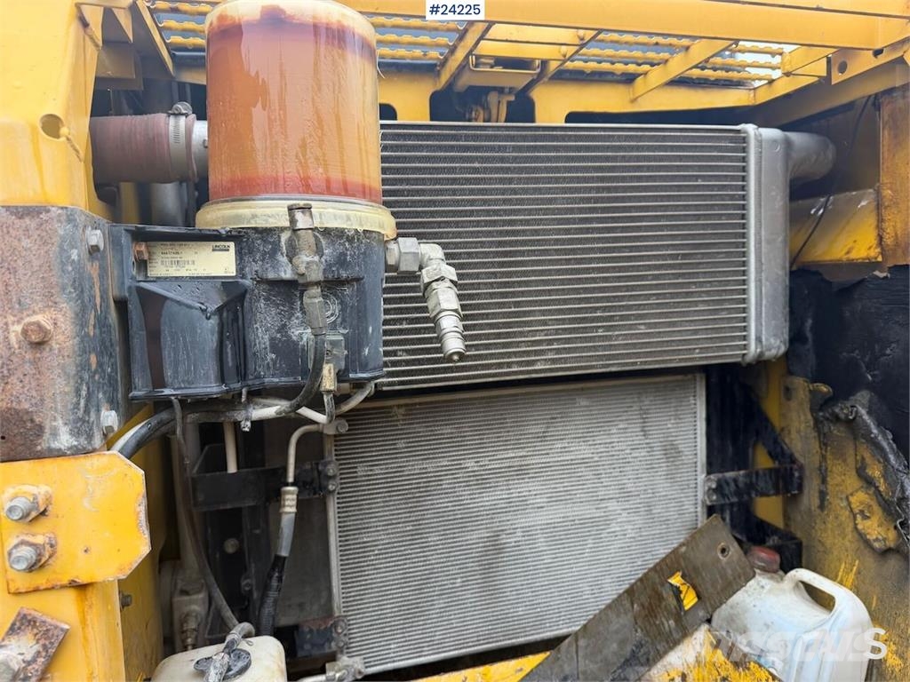 Komatsu PC240LC-7K excavator w/ 2 buckets – prepared for m Εκσκαφείς με ερπύστριες