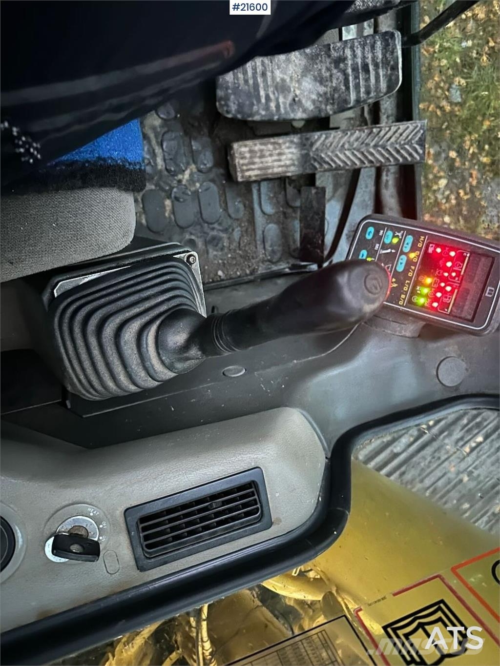 Komatsu PC240LC excavator. WATCH VIDEO. Верижен екскаватор