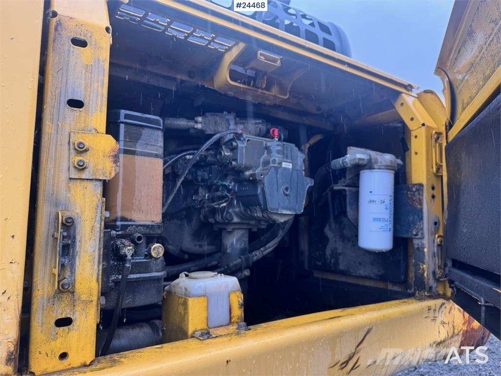 Komatsu PC350LC-8 Excavator w/ Digging Bucket WATCH VIDEO Гусеничные экскаваторы