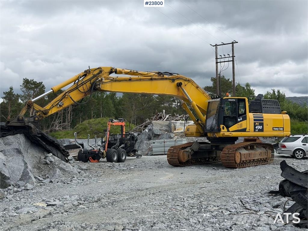 Komatsu PC490LC-11 excavator w/ 2 buckets حفارات زحافة