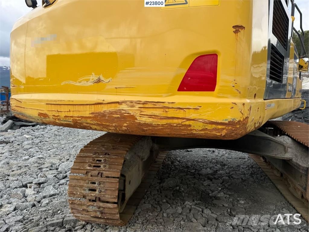 Komatsu PC490LC-11 excavator w/ 2 buckets حفارات زحافة