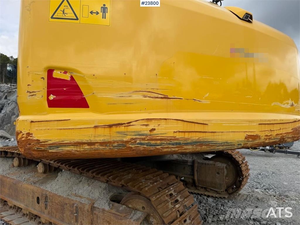 Komatsu PC490LC-11 excavator w/ 2 buckets حفارات زحافة