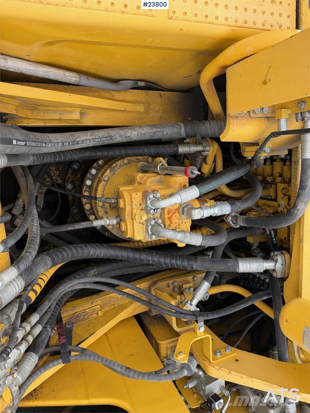 Komatsu PC490LC-11 excavator w/ 2 buckets حفارات زحافة